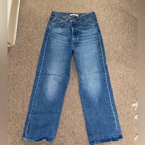 Levi's Ribcage Straight Medium Wash Jean